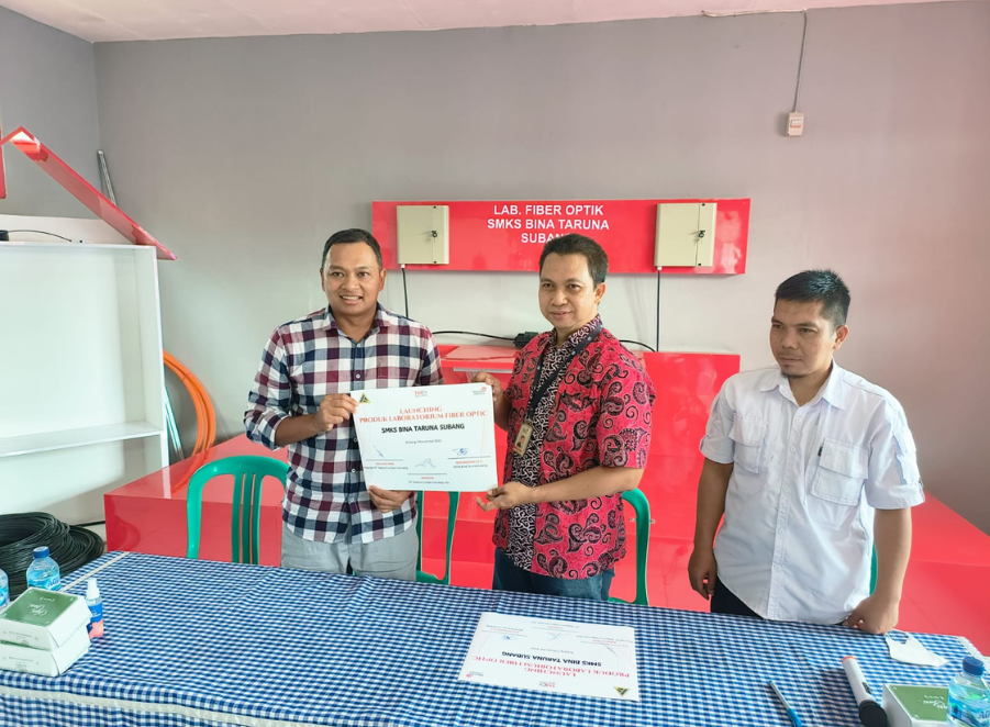 Serah Terima LAB.TIFO antara KOPTEL, PT Telkom Indonesia dan SMKS BINA TARUNA Subang